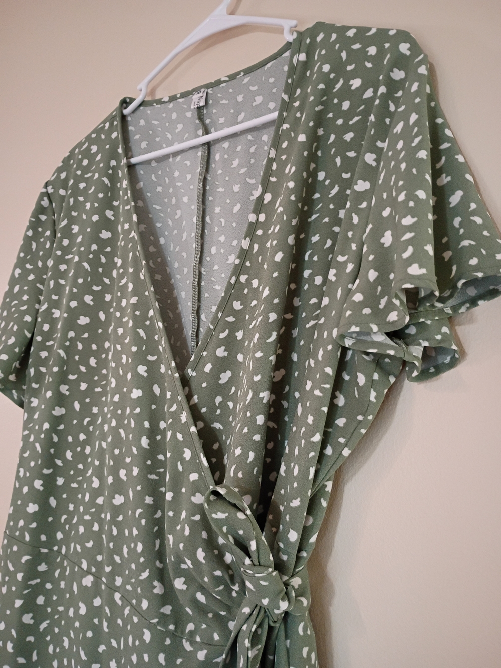 Women’s Sage Green With Print Wrap Dress - Picture 6 of 8
